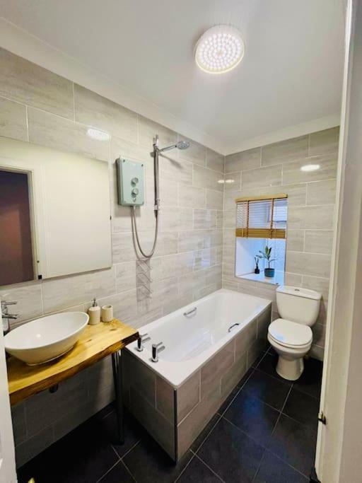 Beautiful Spacious Apartment In Town Centre Oban Buitenkant foto