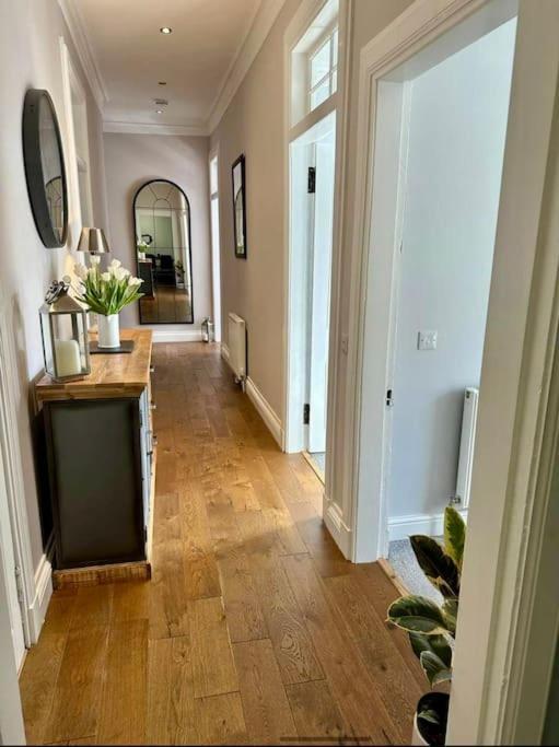 Beautiful Spacious Apartment In Town Centre Oban Buitenkant foto